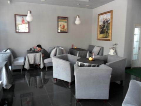 郑州高尔夫咖啡厅桌椅装修效果图